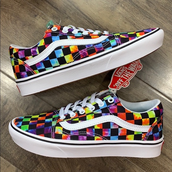 • VANS COMFYCUSH OLD SKOOL TIE-DYE CHANCE WMNS - Picture 14 of 16